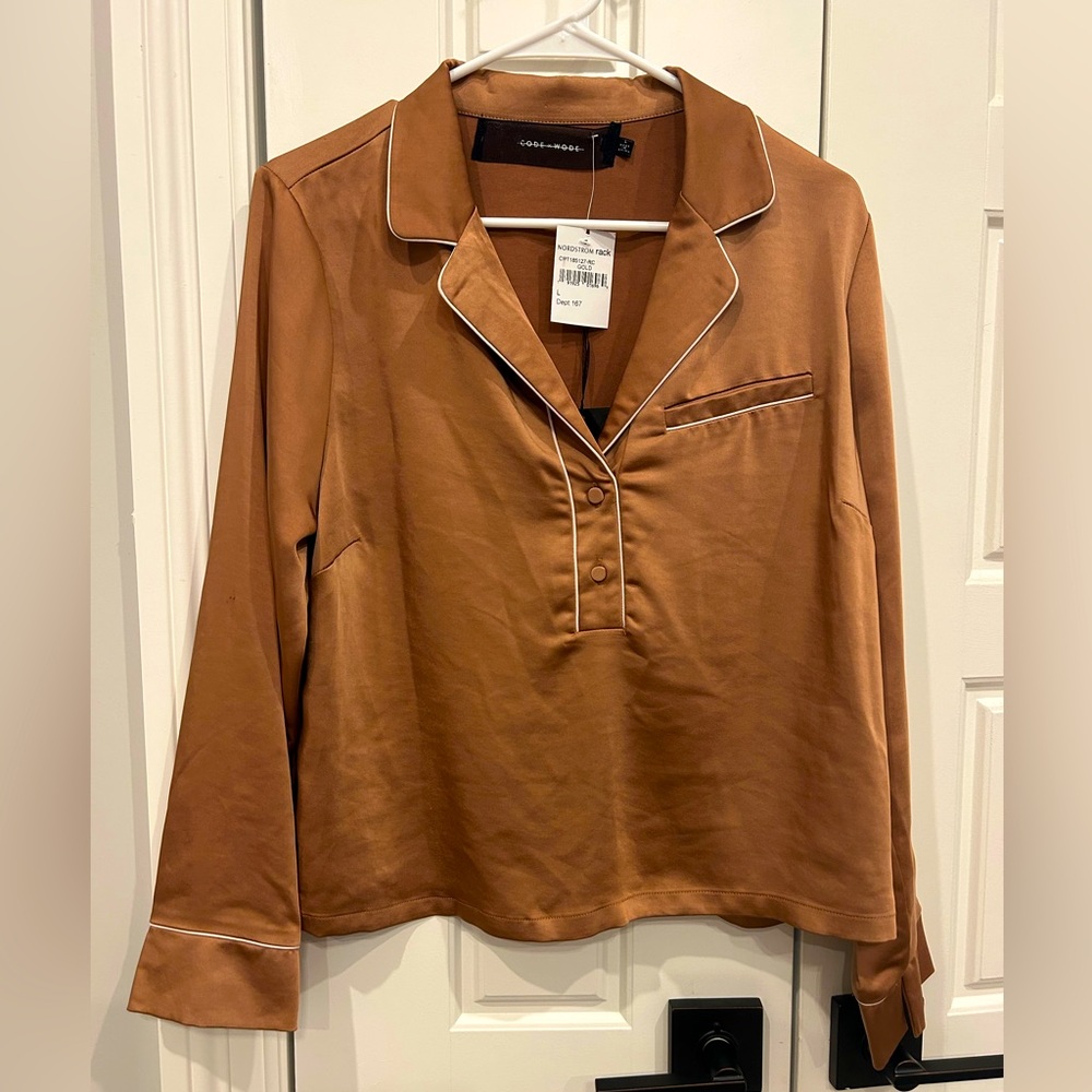 Code X Mode Collar Button Silky Top Size Large NWT